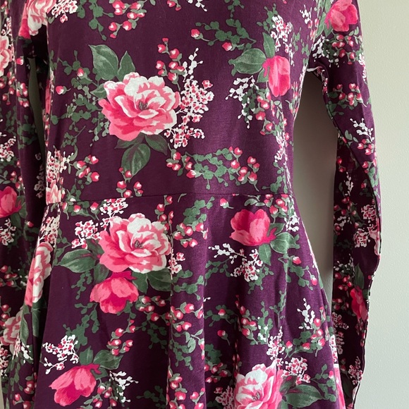 🚨Sold🚨Long Sleeve Floral print Dress size 10–12 - Picture 4 of 4